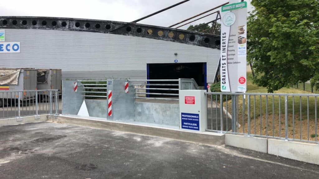 Système pour bennes à gravats TECH DUMP à la déchetterie de Vironvay (27)