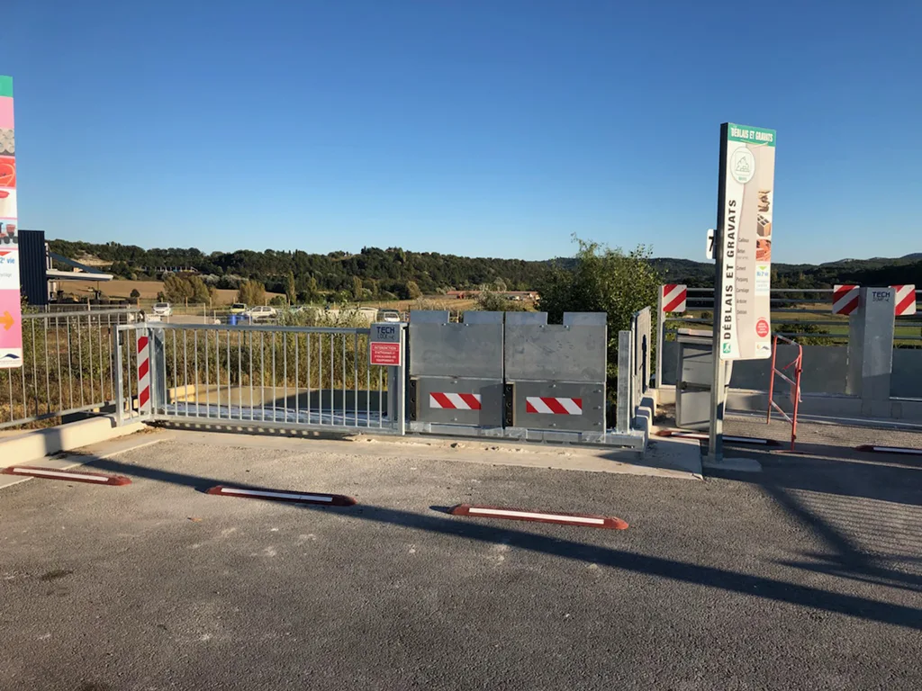 TECH LOCK coulissant | Bavettes rabattables TECH GUARD