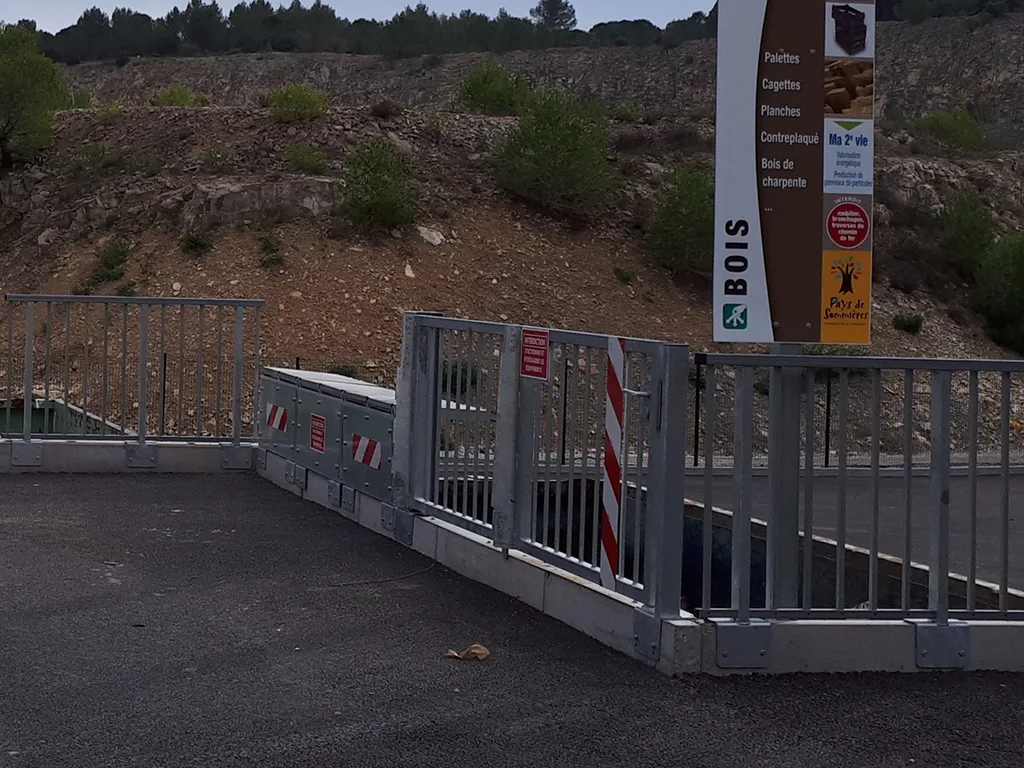 Bavettes rabattables TECH GUARD | TECH LOCK battant