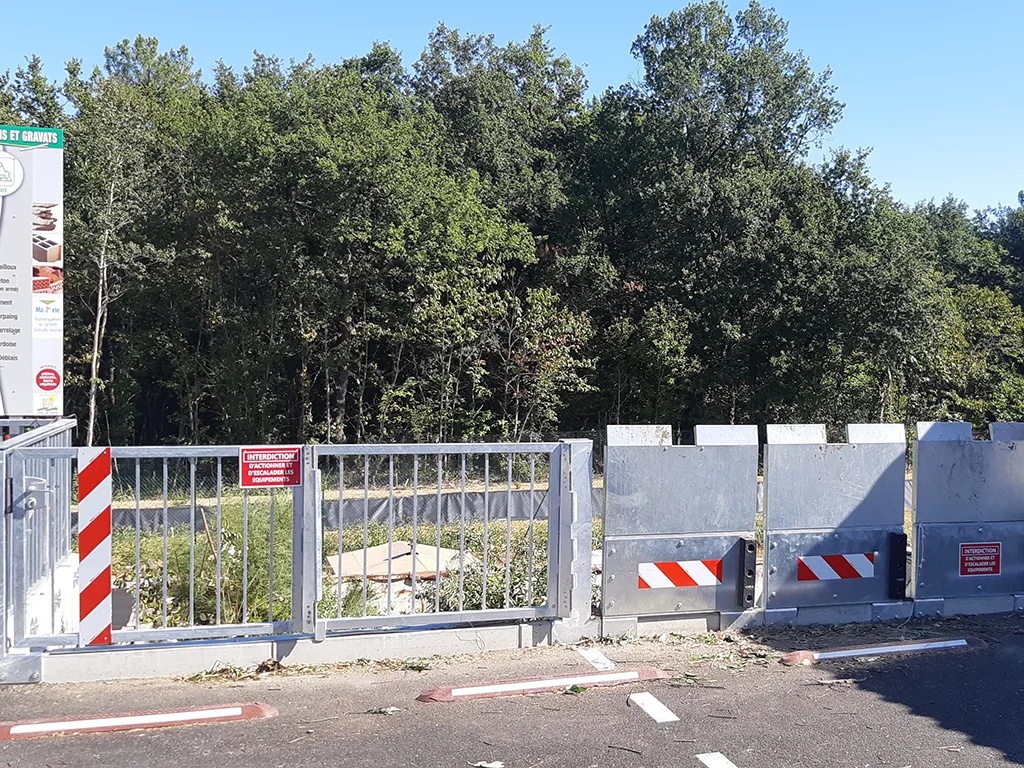 TECH LOCK Battant | Bavettes rabattables TECH GUARD