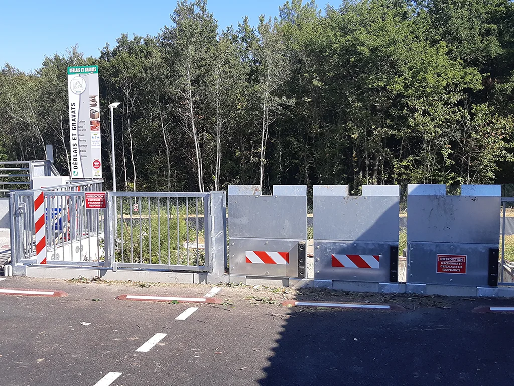 TECH LOCK Battant | Bavettes rabattables TECH GUARD