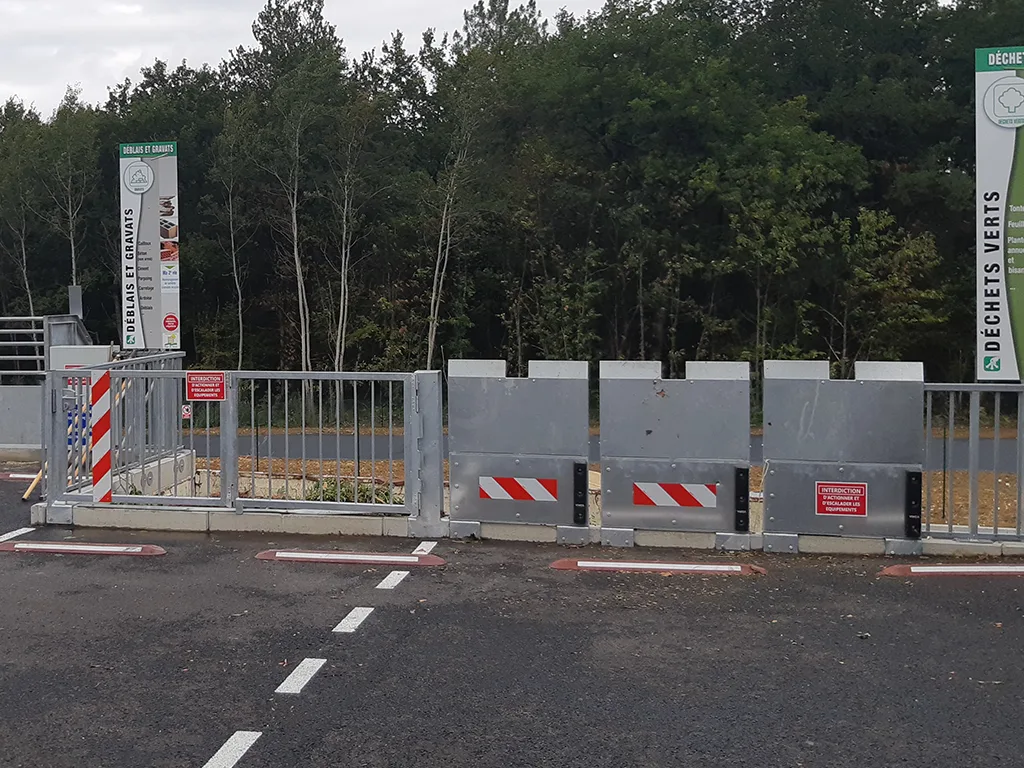 TECH LOCK Battant | Bavettes rabattables TECH GUARD