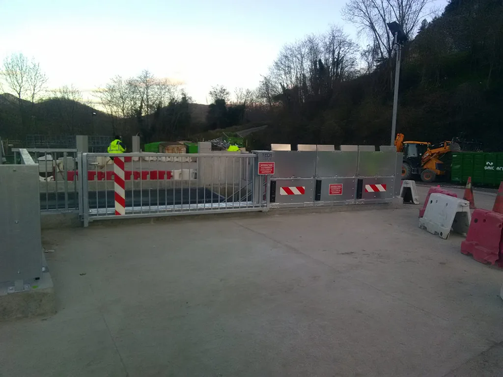 TECH LOCK Battant | Bavettes rabattables TECH GUARD